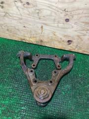 Рычаг верхний передний правый ISUZU ELF 2002