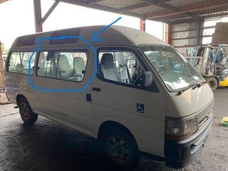 Стекло собачника заднее правое TOYOTA HIACE 2002 контрактная Стекло собачника заднее правое TOYOTA HIACE 2002
