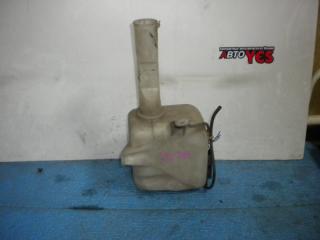 Фото запчасти бачок стеклоомывателя Toyota Camry 1990-1994 контрактная запчасть Запчасть бачок стеклоомывателя Toyota Camry 1990-1994