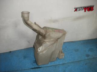 Фото запчасти бачок стеклоомывателя Toyota Prius 1997-2000 контрактная запчасть Запчасть бачок стеклоомывателя Toyota Prius 1997-2000