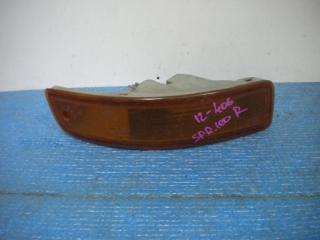 Запчасть повторитель поворота в бампер передний правый Toyota Sprinter 1993-1995