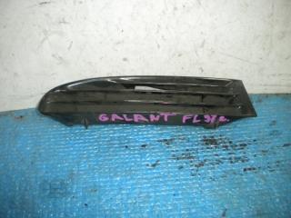 Заглушка в бампер передняя левая Mitsubishi Galant 1992-1994
