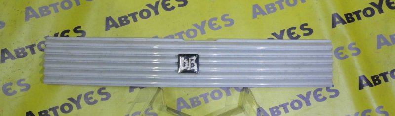 Запчасть решетка радиатора Toyota bB 2000-2005