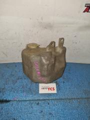 Запчасть бачок стеклоомывателя Mitsubishi Galant 1992-1996