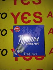 Запчасть свеча зажигания Toyota Avensis