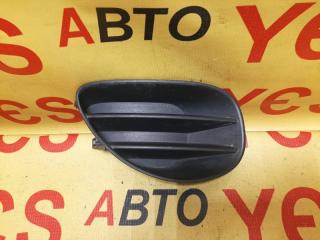 Заглушка в бампер передняя правая Toyota Vitz 2005-2007