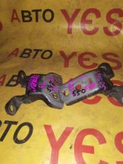 Запчасть петля двери передняя левая Toyota Allex 2000-2006