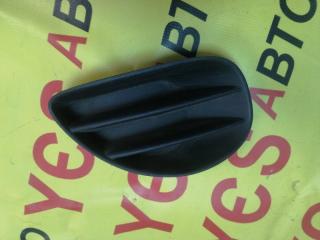 Заглушка в бампер передняя правая Toyota Vitz 2005-2007