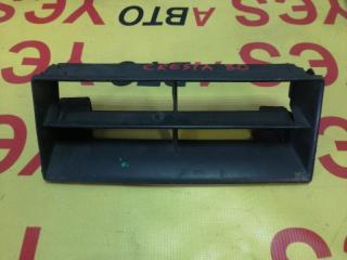 Запчасть заглушка в бампер передняя правая Toyota Cresta 1988-1990