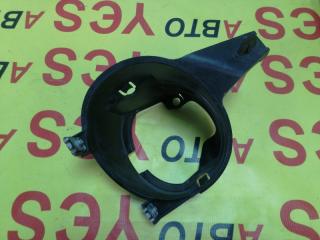 Запчасть рамка / очки под туманки передняя правая Toyota Isis 2004-2007