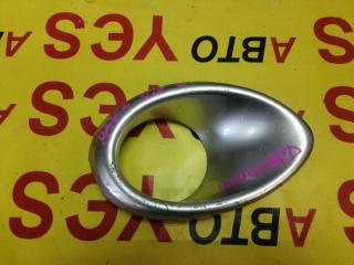 Запчасть рамка / очки под туманки передняя правая Toyota Vanguard 2007-2010