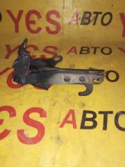 Фото запчасти кронштейн капота Toyota Aristo 1997-2004 контрактная запчасть Запчасть кронштейн капота Toyota Aristo 1997-2004