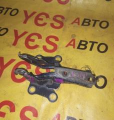 Фото запчасти кронштейн капота Toyota Corolla II 1994-1999 контрактная запчасть Запчасть кронштейн капота Toyota Corolla II 1994-1999