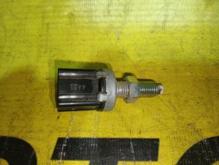 Фото запчасти датчик педали тормоза Toyota Probox 2008 контрактная запчасть Запчасть датчик педали тормоза Toyota Probox 2008