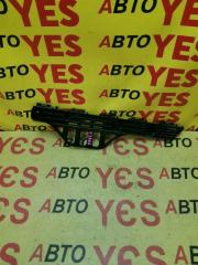 Запчасть крепление бампера заднее правое Toyota Alphard