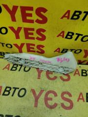 Запчасть крепление бампера переднее правое Toyota Ractis