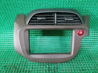 Консоль магнитофона Honda FIT SHUTTLE 2012