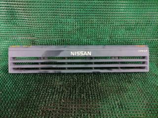 Запчасть решетка радиатора NISSAN CARAVAN 1998