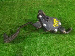 Педаль газа передняя TOYOTA AQUA NHP10 1NZFXE 78110-52100 4 ракурс