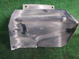 Защита горловины бензобака задняя SUZUKI JIMNY WIDE JB33W G13B 89311-81A00 2 ракурс
