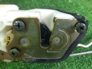 Замок двери правый передний MITSUBISHI AIRTREK CU4W 4G64 MR970620 5 ракурс