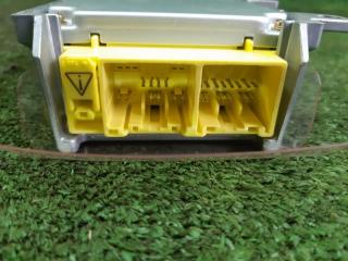 Блок управления airbag MITSUBISHI AIRTREK CU4W 4G64 MR587867 3 ракурс
