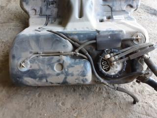 Бензобак NISSAN LAUREL SC35 RD28 17202-81T00 4 ракурс