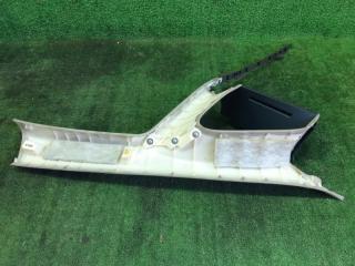 Обшивка стойки кузова левая передняя TOYOTA SAI AZK10 2AZFXE 62220-75010-E1 5 ракурс Обшивка стойки кузова левая передняя TOYOTA SAI AZK10 2AZFXE 62220-75010-E1 5 ракурс