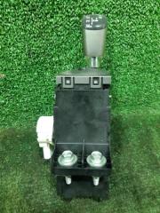 Ручка переключения автомата TOYOTA PRIUS NHW20 1NZFXE 33560-47011 2 ракурс