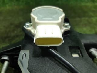Ручка переключения автомата TOYOTA PRIUS NHW20 1NZFXE 33560-47011 4 ракурс