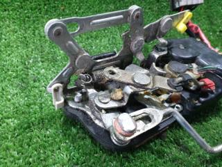 Замок двери правый передний TOYOTA GRANVIA KCH16 1KZTE 69030-26070 4 ракурс