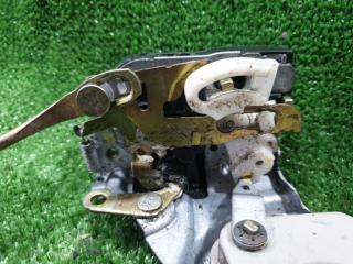 Замок двери левый передний SUZUKI JIMNY WIDE JB33W G13B 82202-81A10 3 ракурс