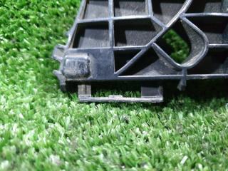 Крепление бампера правое заднее TOYOTA AQUA NHP10 1NZFXE 52575-52180 2 ракурс