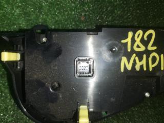 Блок управления климат-контролем TOYOTA AQUA NHP10 1NZFXE 55900-52580 3 ракурс Блок управления климат-контролем TOYOTA AQUA NHP10 1NZFXE 55900-52580 3 ракурс