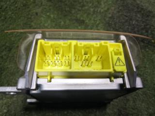 Блок управления airbag MITSUBISHI AIRTREK CU4W 4G64 MR587867 3 ракурс