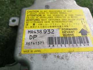 Блок управления airbag MITSUBISHI PAJERO IO H76W 4G93 MR438932 2 ракурс