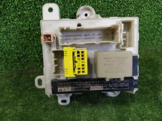Блок предохранителей TOYOTA ALPHARD ANH15W 2AZFE 82731-58011 4 ракурс Блок предохранителей TOYOTA ALPHARD ANH15W 2AZFE 82731-58011 4 ракурс