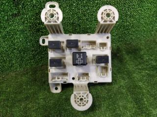 Блок предохранителей TOYOTA ALPHARD ANH15W 2AZFE 82731-58011 5 ракурс Блок предохранителей TOYOTA ALPHARD ANH15W 2AZFE 82731-58011 5 ракурс