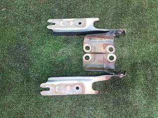 Петля капота MAZDA BONGO FRIENDEE SGLR WLT S09A-52-410 3 ракурс Петля капота MAZDA BONGO FRIENDEE SGLR WLT S09A-52-410 3 ракурс