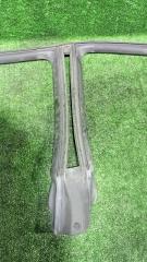 Уплотнительная резинка дверей левая NISSAN CEDRIC HY34 VQ30DET 76861-AG000 3 ракурс