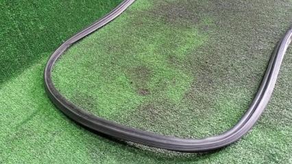 Уплотнительная резинка багажника задняя TOYOTA CELICA ST183 3SGE 67881-20100 2 ракурс