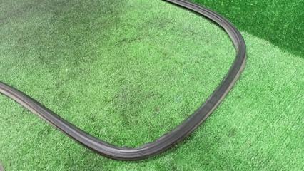 Уплотнительная резинка багажника задняя TOYOTA CELICA ST183 3SGE 67881-20100 3 ракурс