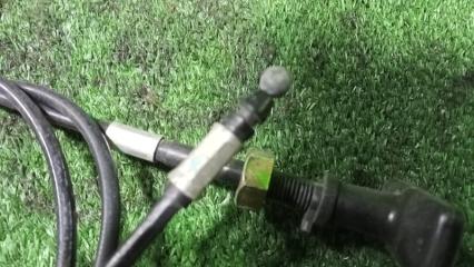 Тросик капота передний MAZDA BONGO FRIENDEE SGLR WLT S05B56720A 5 ракурс