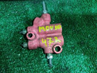 Распределитель тормозной TOYOTA HARRIER MCU10 1MZFE 47150-16110 3 ракурс