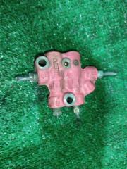 Распределитель тормозной TOYOTA HARRIER MCU10 1MZFE 47150-16110 5 ракурс