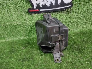 Блок предохранителей TOYOTA PRIUS NHW11 1NZFXE 82672-47040 3 ракурс
