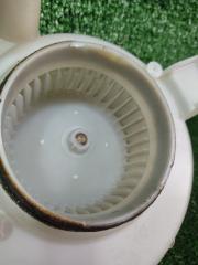 Мотор охлаждения батареи TOYOTA PRIUS NHW11 1NZFXE 87130-47060 4 ракурс