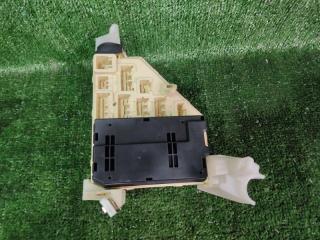 Блок предохранителей TOYOTA PRIUS NHW11 1NZFXE 82730-47051 4 ракурс