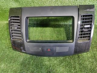 Консоль магнитофона MITSUBISHI OUTLANDER 2008 контрактная Консоль магнитофона MITSUBISHI OUTLANDER 2008