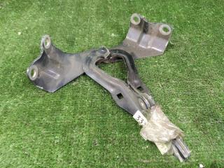 Петля капота MAZDA MPV LY3P L3VE L206-52-410 2 ракурс Петля капота MAZDA MPV LY3P L3VE L206-52-410 2 ракурс